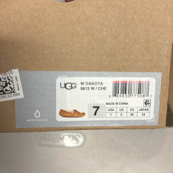 UGG Slip ons - Picture 9 of 9